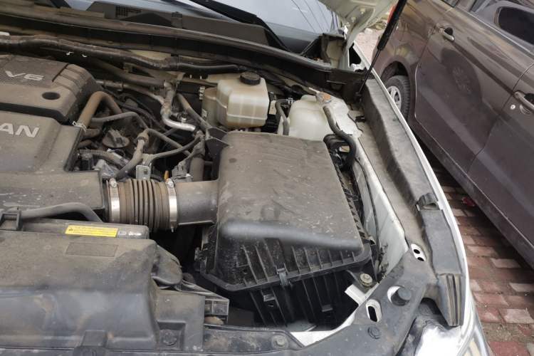Used Nissan Patrol  Engine Bay Left