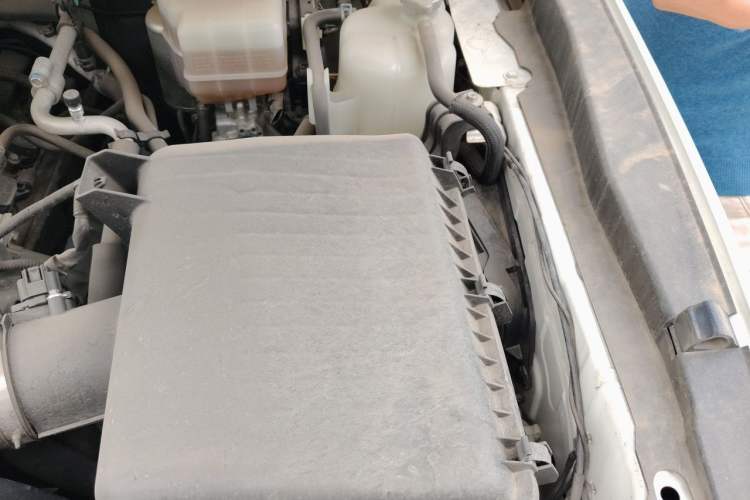Used Nissan Patrol 2018 4.0L LinkedIn Edition Engine Bay Left