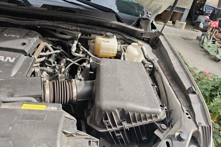 Used Nissan Patrol  Engine Bay Left