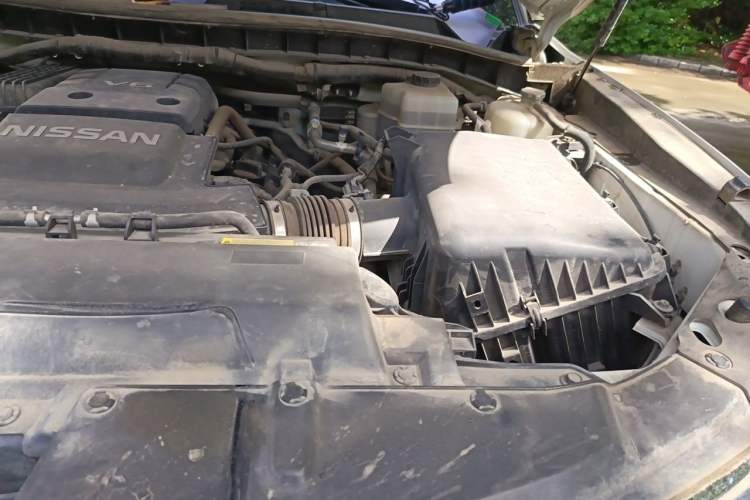 Used Nissan Patrol  Engine Bay Left