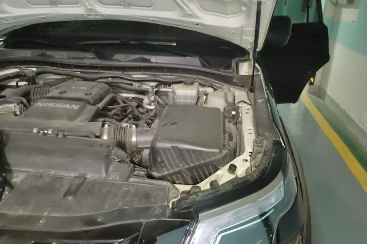 Used Nissan Patrol 2018 4.0L LinkedIn Edition Engine Bay Left