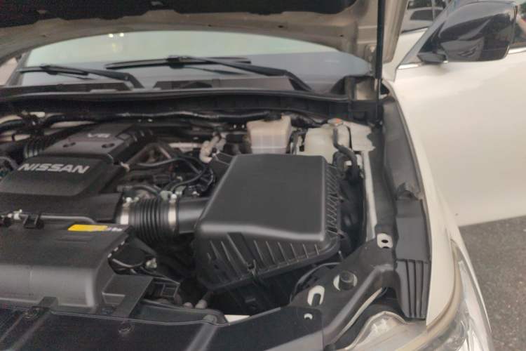 Used Nissan Patrol 2018 4.0L LinkedIn Edition Engine Bay Left