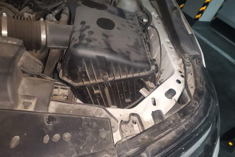 Used Nissan Patrol 2018 4.0L Automatic 7-Seater Middle East Version Engine Bay Left