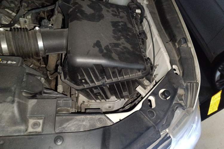 Used Nissan Patrol  Engine Bay Left