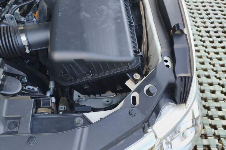 Used Nissan Patrol 2018 4.0L LinkedIn Edition Engine Bay Left