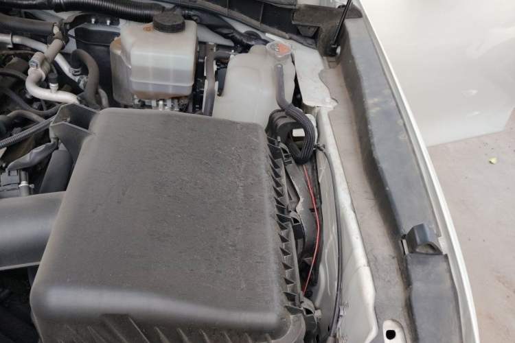 Used Nissan Patrol 2018 4.0L LinkedIn Edition Engine Bay Left