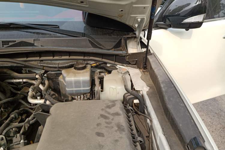Used Nissan Patrol  Engine Bay Left