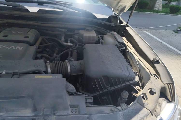 Used Nissan Patrol  Engine Bay Left