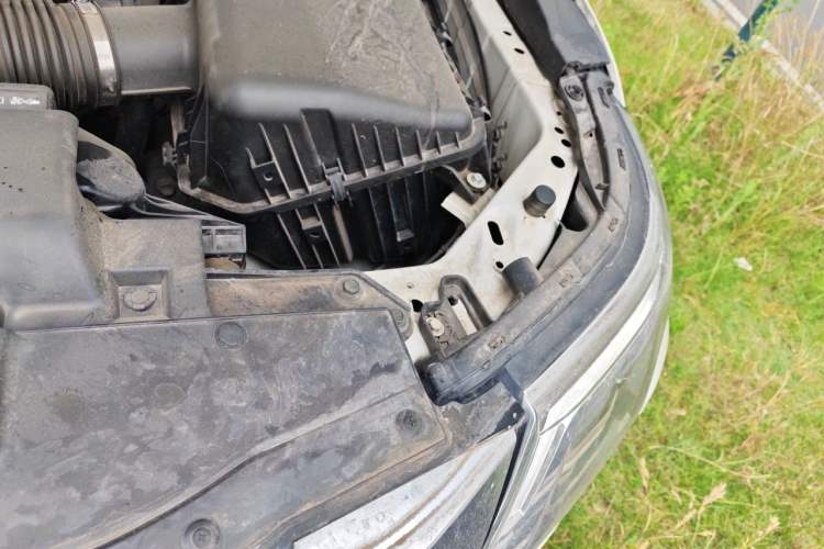 Used Nissan Patrol  Engine Bay Left