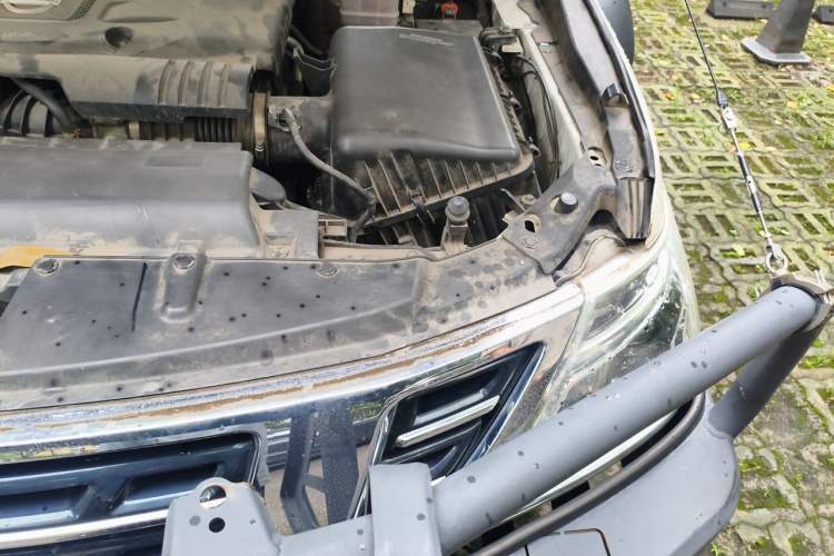 Used Nissan Patrol  Engine Bay Left