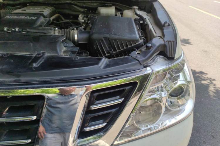 Used Nissan Patrol  Engine Bay Left