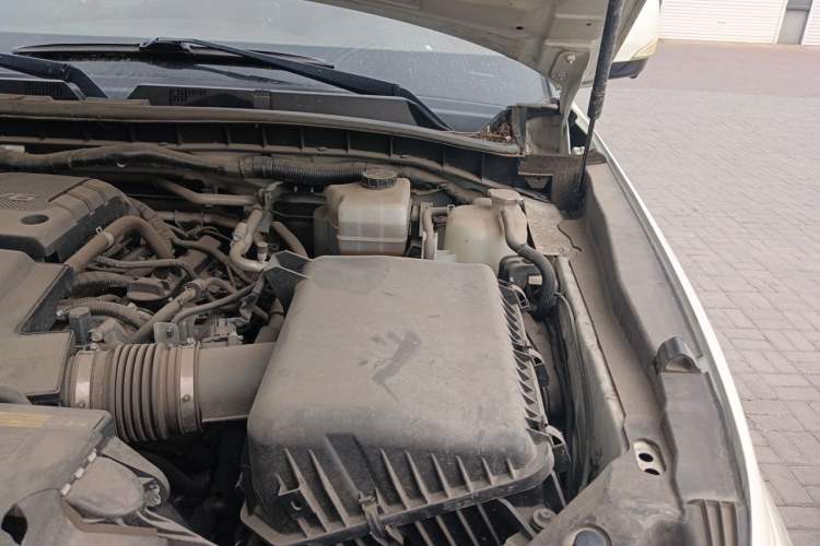 Used Nissan Patrol  Engine Bay Left