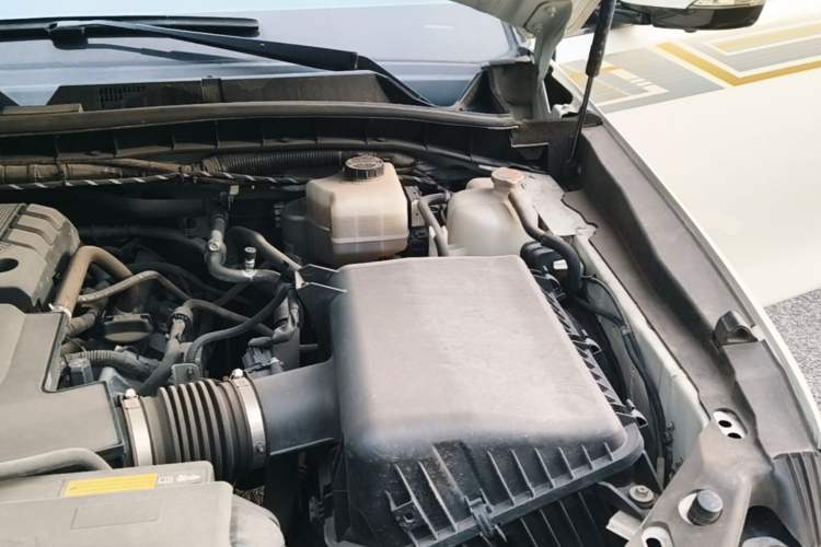 Used Nissan Patrol 2018 4.0L Automatic 7-Seater Middle East Version Engine Bay Left