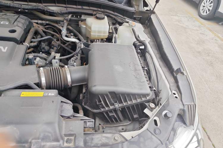 Used Nissan Patrol  Engine Bay Left
