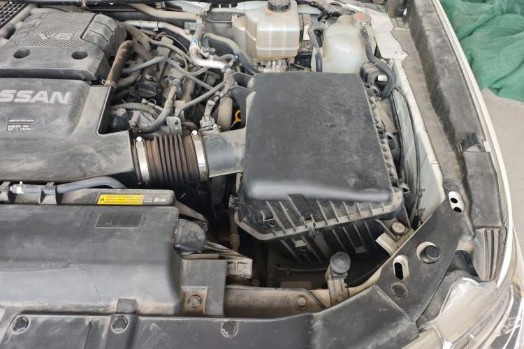 Used Nissan Patrol 2018 4.0L Automatic 7-Seater Middle East Version Engine Bay Left