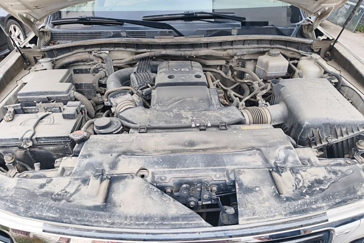 Used Nissan Patrol  Engine Bay