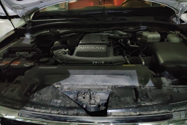 Used Nissan Patrol 2018 4.0L Flagship Model Engine Bay