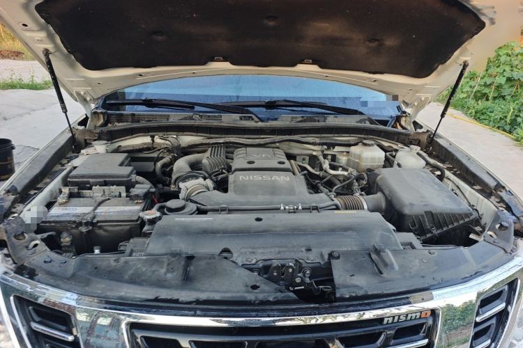 Used Nissan Patrol  Engine Bay