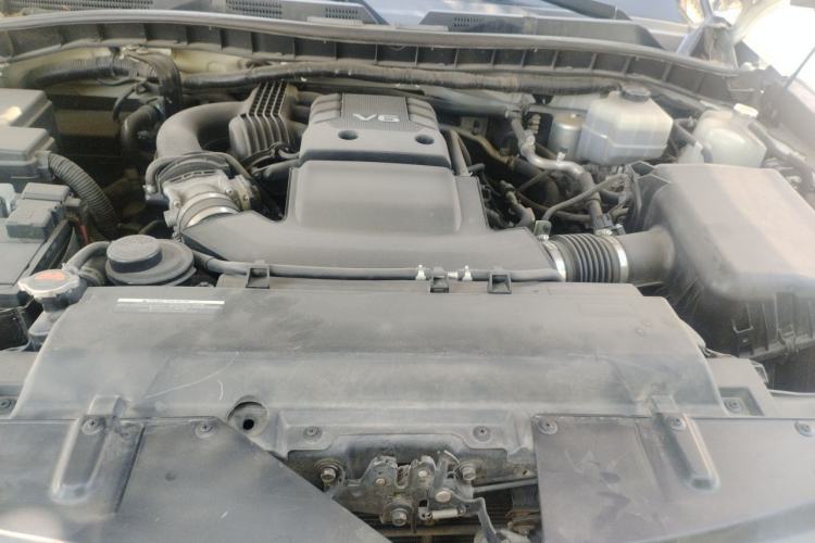 Used Nissan Patrol  Engine Bay