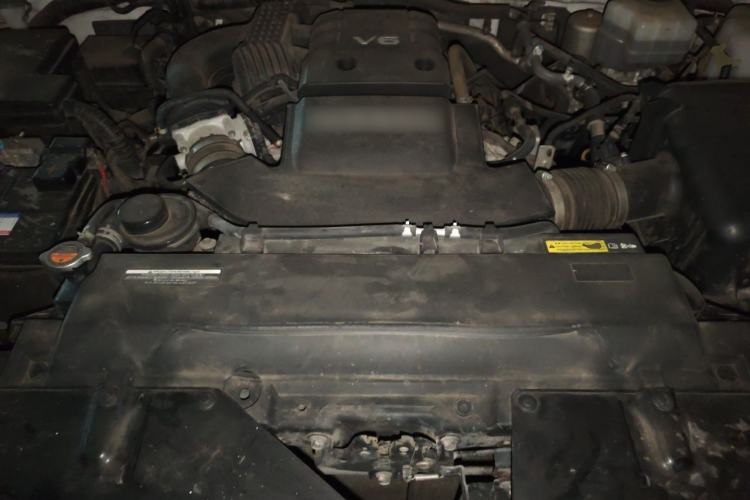 Used Nissan Patrol 2018 4.0L Automatic 7-Seater Middle East Version Engine Bay