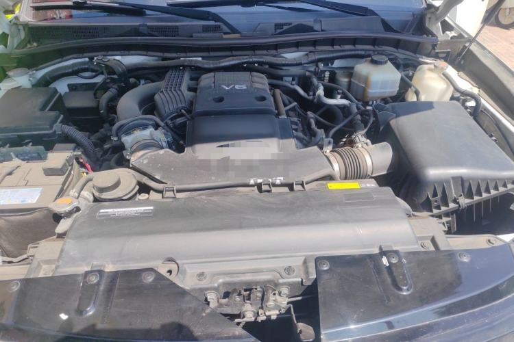 Used Nissan Patrol  Engine Bay