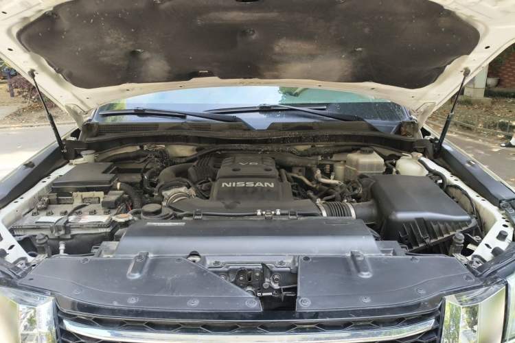 Used Nissan Patrol 2018 4.0L Platinum Edition Engine Bay