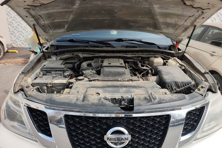 Used Nissan Patrol 2018 4.0L LinkedIn Edition Engine Bay