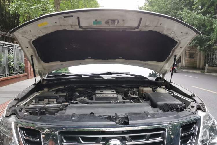 Used Nissan Patrol 2018 4.0L LinkedIn Edition Engine Bay