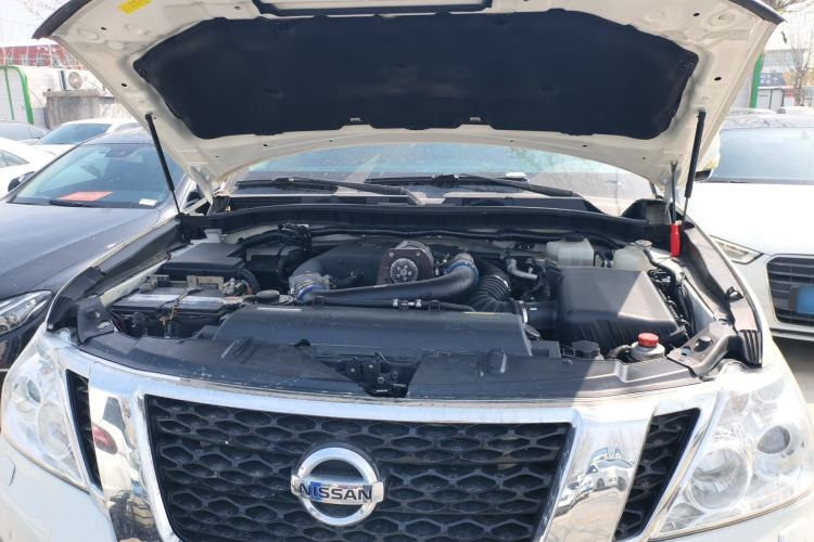 Used Nissan Patrol 2018 4.0L Automatic 7-Seater Middle East Version Engine Bay