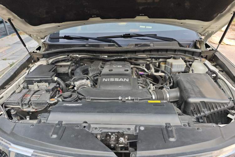Used Nissan Patrol 2018 4.0L LinkedIn Edition Engine Bay