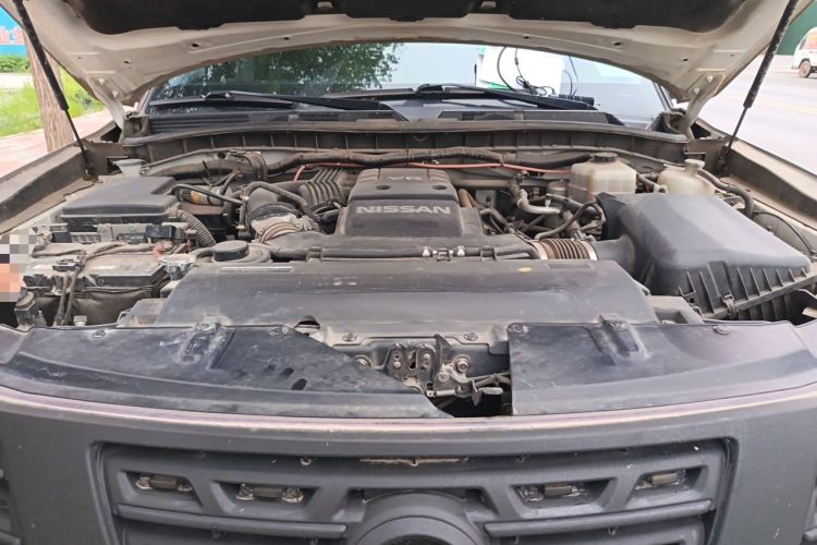 Used Nissan Patrol  Engine Bay