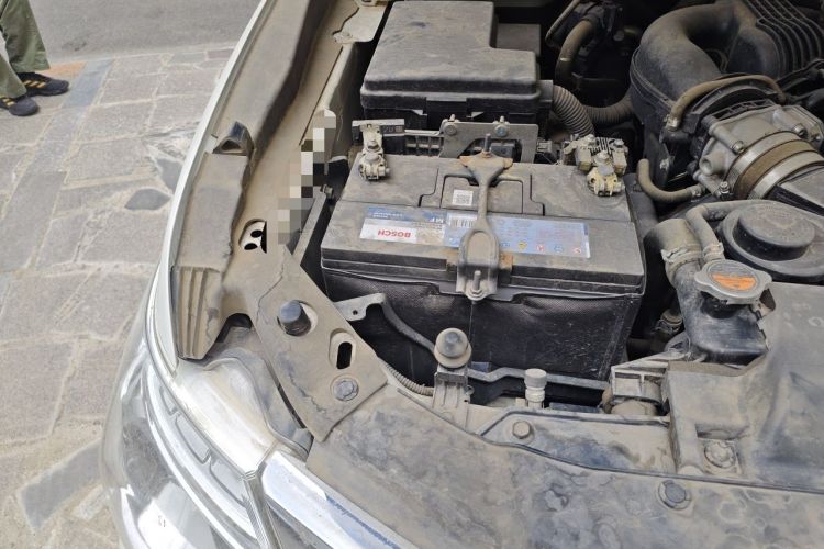 Used Nissan Patrol 2018 4.0L Flagship Model Engine Bay Right