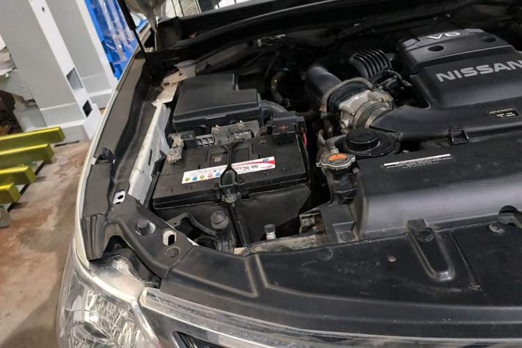Used Nissan Patrol 2018 Y62 4.0 XE Middle East Engine Bay Right