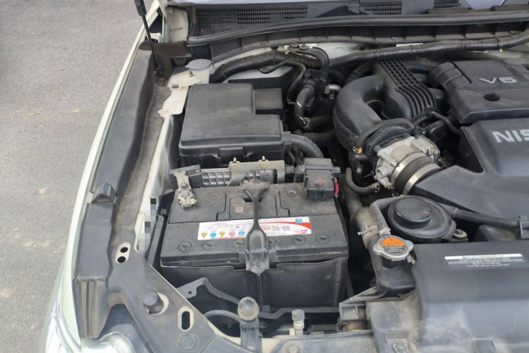 Used Nissan Patrol  Engine Bay Right