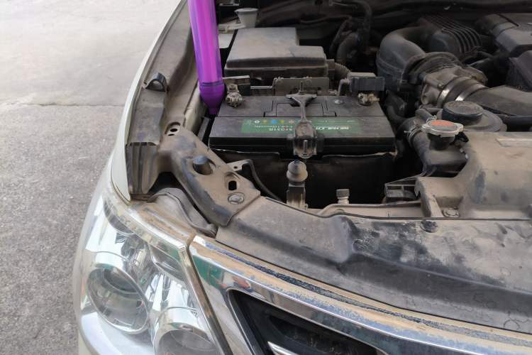Used Nissan Patrol 2018 4.0L LinkedIn Edition Engine Bay Right