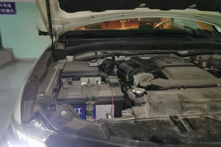 Used Nissan Patrol 2018 4.0L Platinum Edition Engine Bay Right