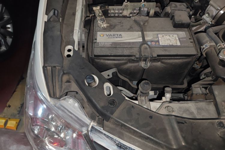 Used Nissan Patrol 2018 4.0L LinkedIn Edition Engine Bay Right