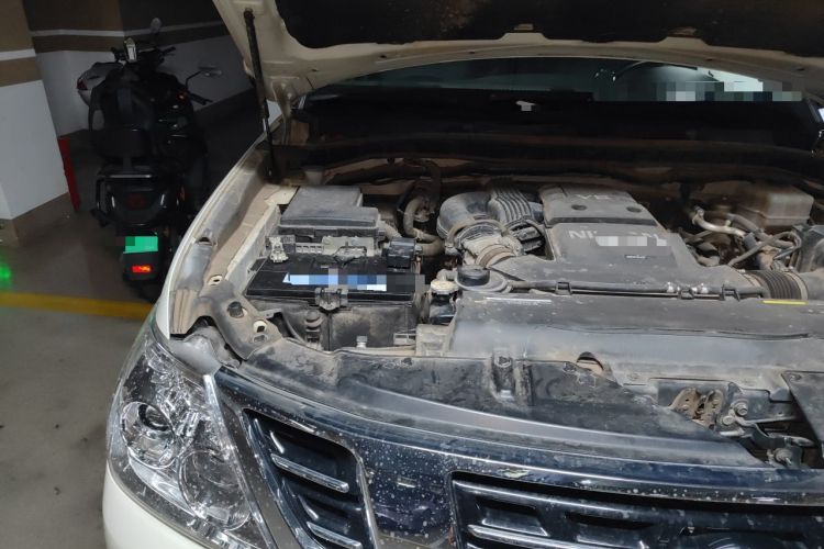 Used Nissan Patrol  Engine Bay Right