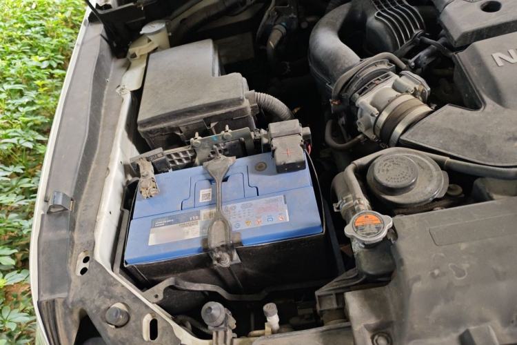 Used Nissan Patrol  Engine Bay Right