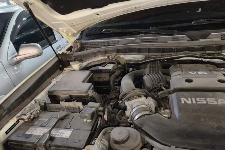 Used Nissan Patrol 2018 4.0L LinkedIn Edition Engine Bay Right
