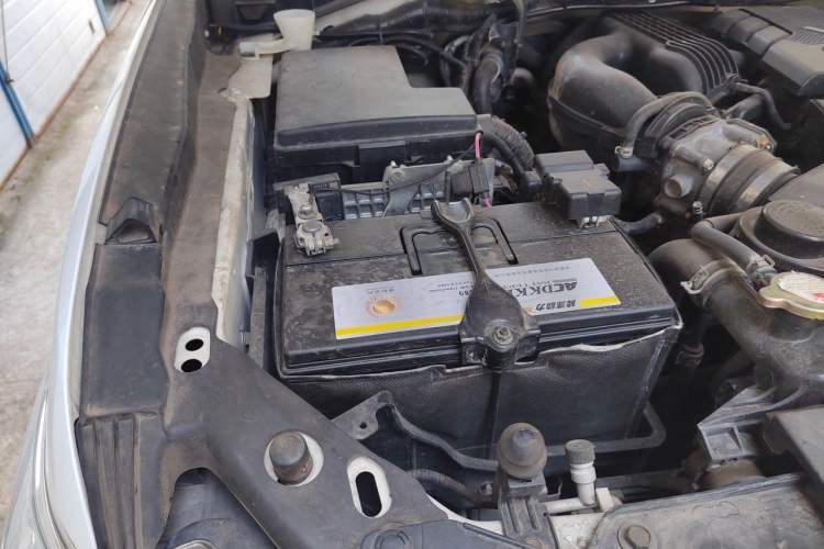 Used Nissan Patrol  Engine Bay Right