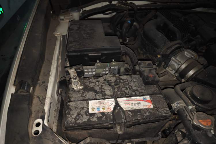 Used Nissan Patrol 2018 4.0L LinkedIn Edition Engine Bay Right