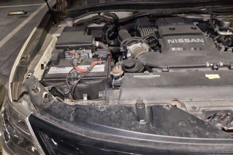 Used Nissan Patrol 2018 4.0L SE Middle East Version Engine Bay Right