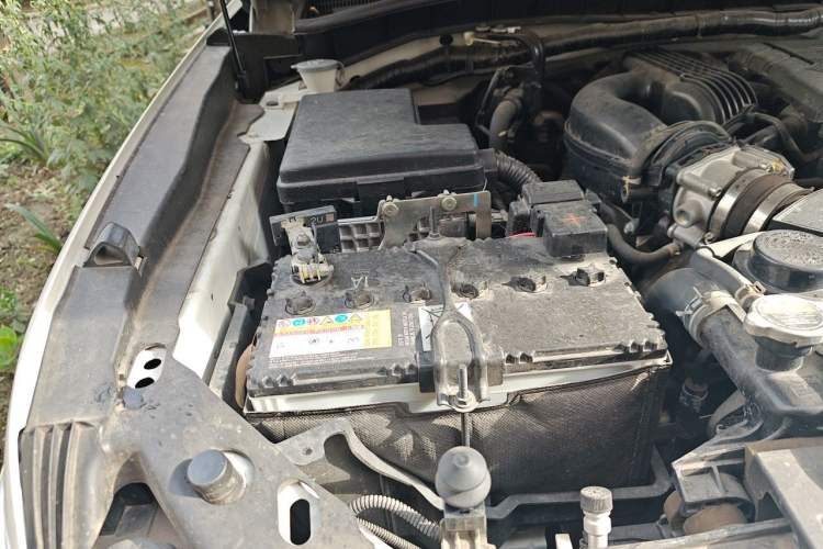Used Nissan Patrol  Engine Bay Right