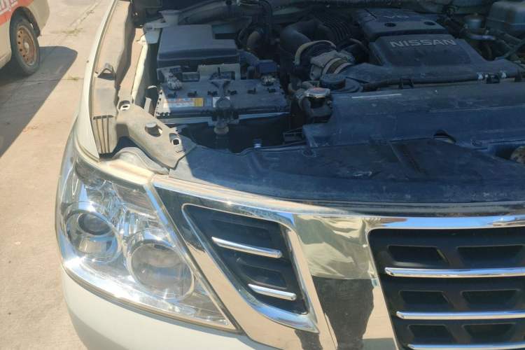 Used Nissan Patrol 2018 Y62 4.0 XE Middle East Engine Bay Right