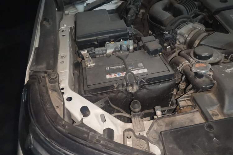 Used Nissan Patrol 2018 4.0L Automatic 7-Seater Middle East Version Engine Bay Right