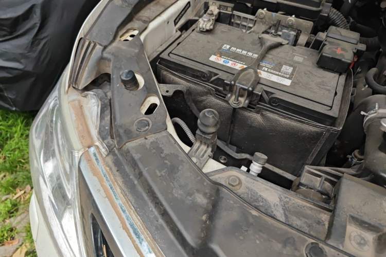 Used Nissan Patrol 2018 4.0L Flagship Model Engine Bay Right