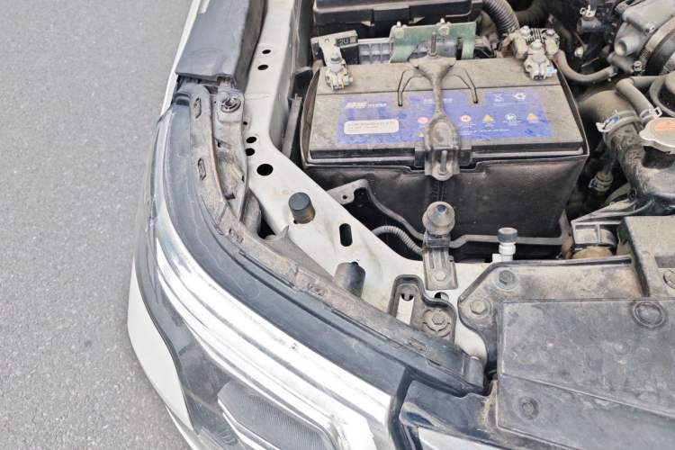 Used Nissan Patrol  Engine Bay Right