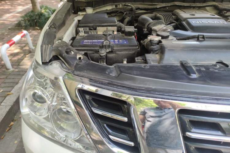 Used Nissan Patrol  Engine Bay Right