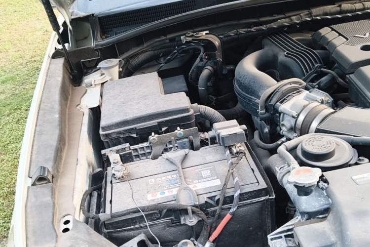 Used Nissan Patrol 2018 4.0L Automatic 7-Seater Middle East Version Engine Bay Right